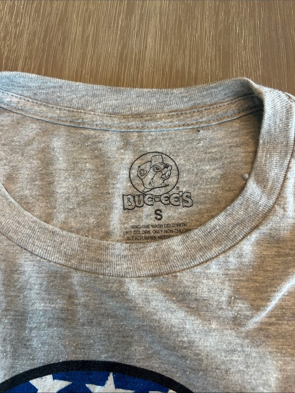 Gray buccees‎ Graphic Tee with Patriotic Mascot - Picture 4 of 4